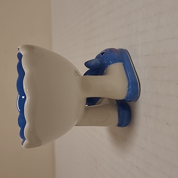 Vintage Rabbit Feet Ceremic Egg Holder - Picture 5 of 16